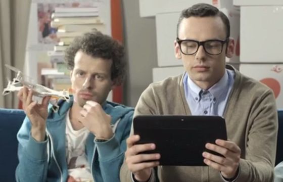 Bracia Komersowie reklamują Pocztę Polską w e-commerce (wideo)