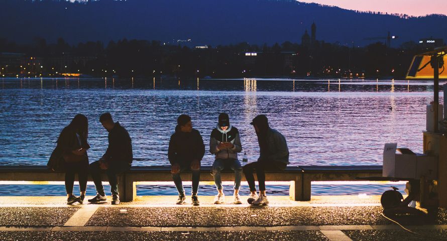 Sygnały nowej generacji. Pięć trendów, które w 2026 roku redefiniują relacje pokolenia Gen Z i Alfa z markami