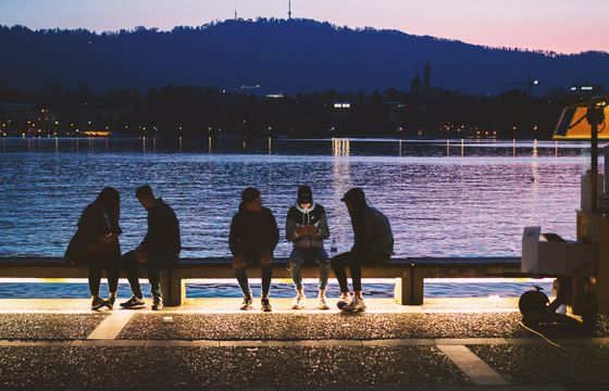 Sygnały nowej generacji. Pięć trendów, które w 2026 roku redefiniują relacje pokolenia Gen Z i Alfa z markami