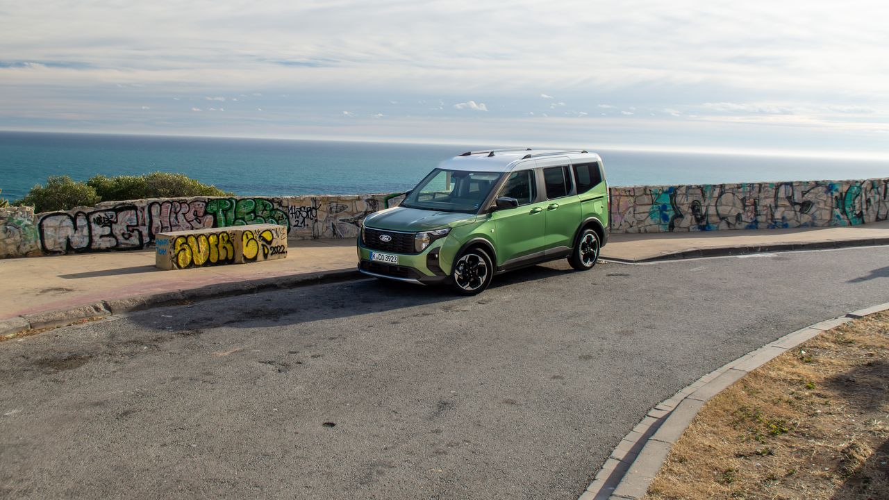 Pierwsza jazda: Ford Tourneo i Transit Courier – kombivan nie musi wiać nudą