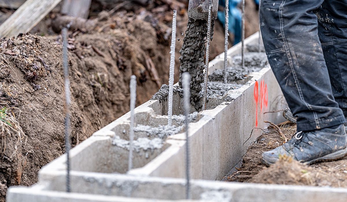 Ile kosztuje wylanie fundamentów w 2026? Materiały i robocizna