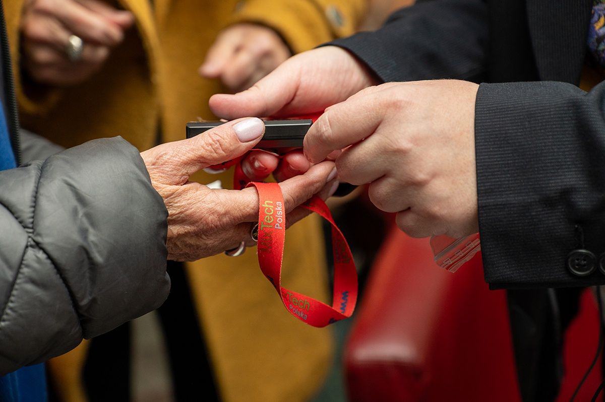 Opera Krakowska. Wydawanie odbiorników do audiodeskrypcji