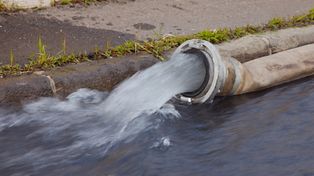 Toruń: Ta ulica jest notorycznie podtapiana. Są plany, żeby to zmienić