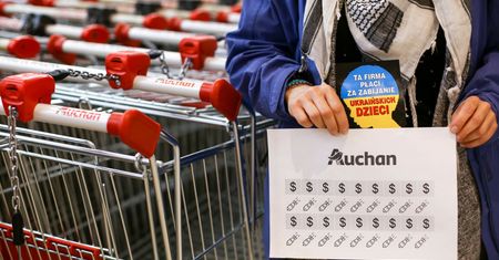 Ich sklepy są bojkotowane. Pracownicy zabrali głos