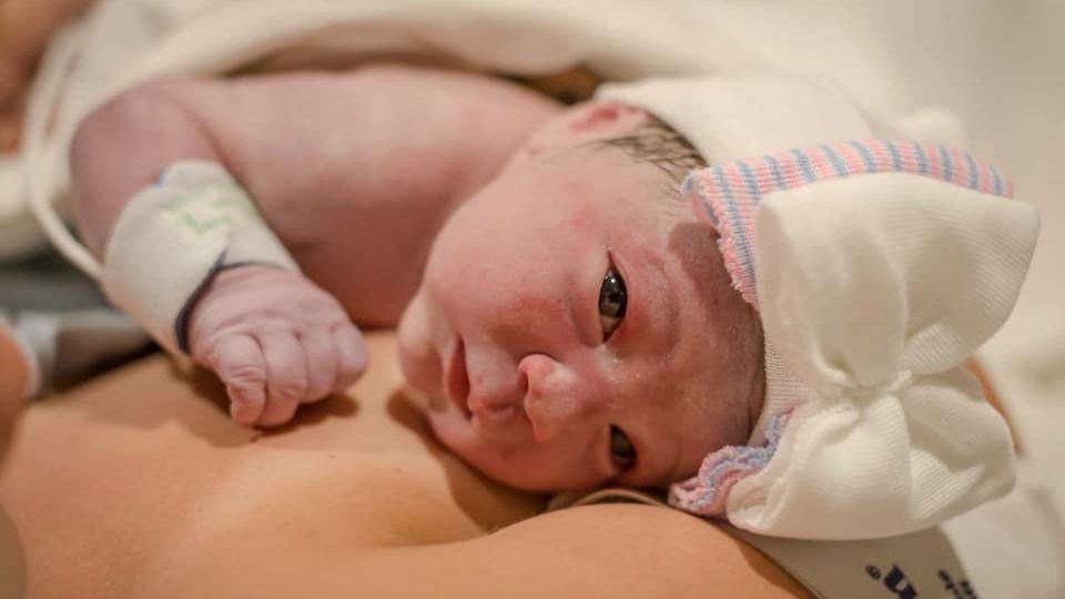 Dziecko zmarło po zarażeniu wirusem opryszczki. Mama ostrzega innych przed "pocałunkiem śmierci"