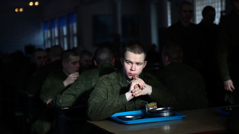 Pobór w Rosji to koszmar młodych mężczyzn. Ich historię opowiada Paweł Wołkow 1