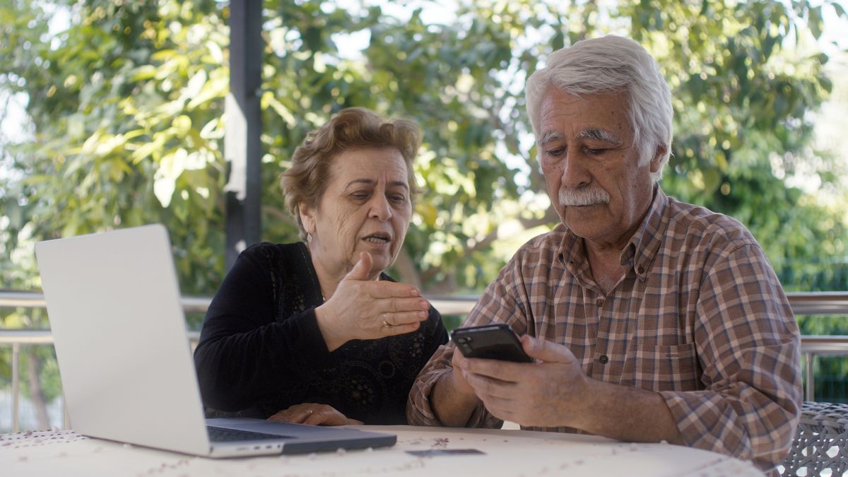 Senior couple having problem with fraud while online shopping with credit cart using laptop computer
Senior couple having problem with fraud while online shopping with credit cart using laptop computer
ilkercelik