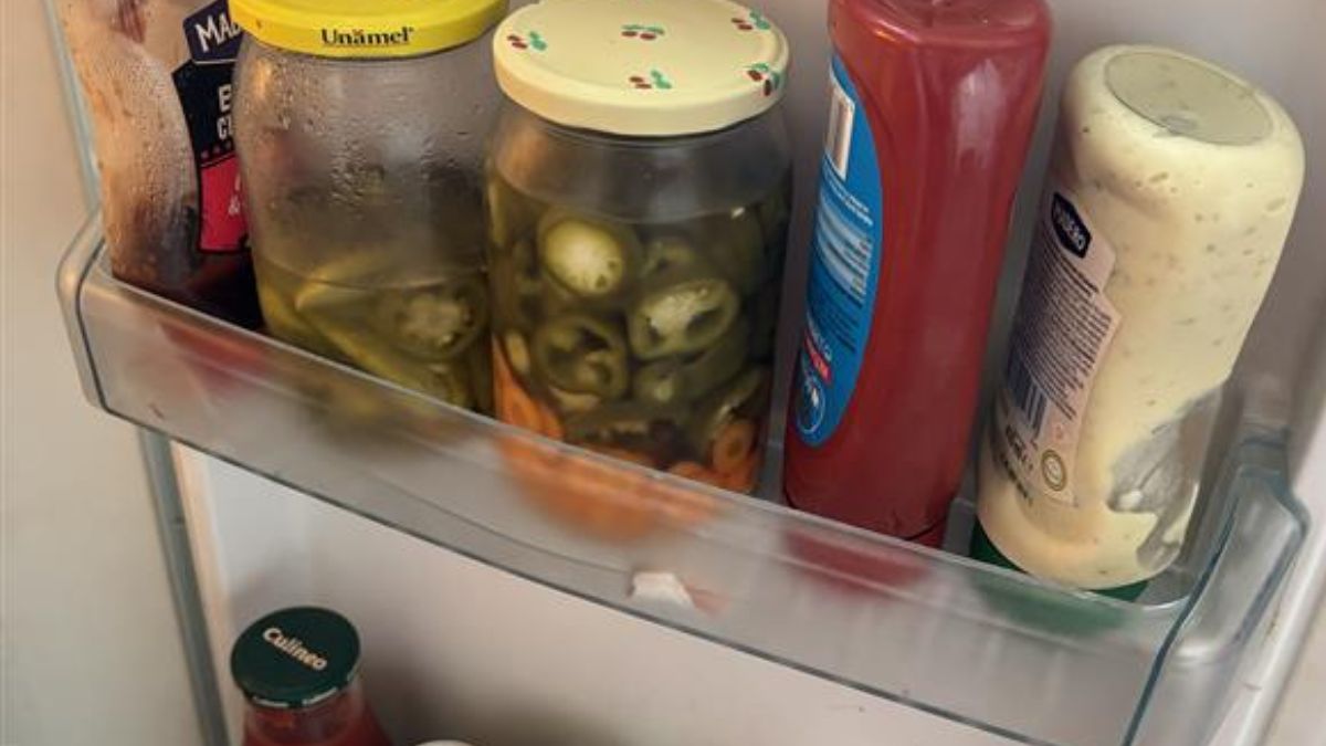 Ketchup przechowuje się do góry dnem