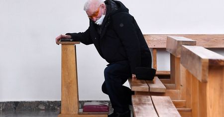 Lech Wałęsa wraca do pełni sił. Wybrał się do kościoła