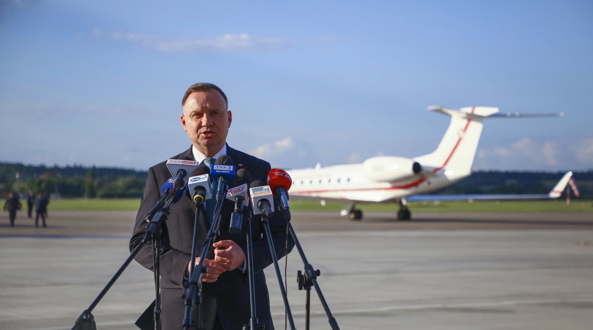 Andrzej Duda często porusza się samolotami. To nie pierwszy raz, gdy wokół lotu prezydenckiej maszyny pojawiają się znaki zapytania