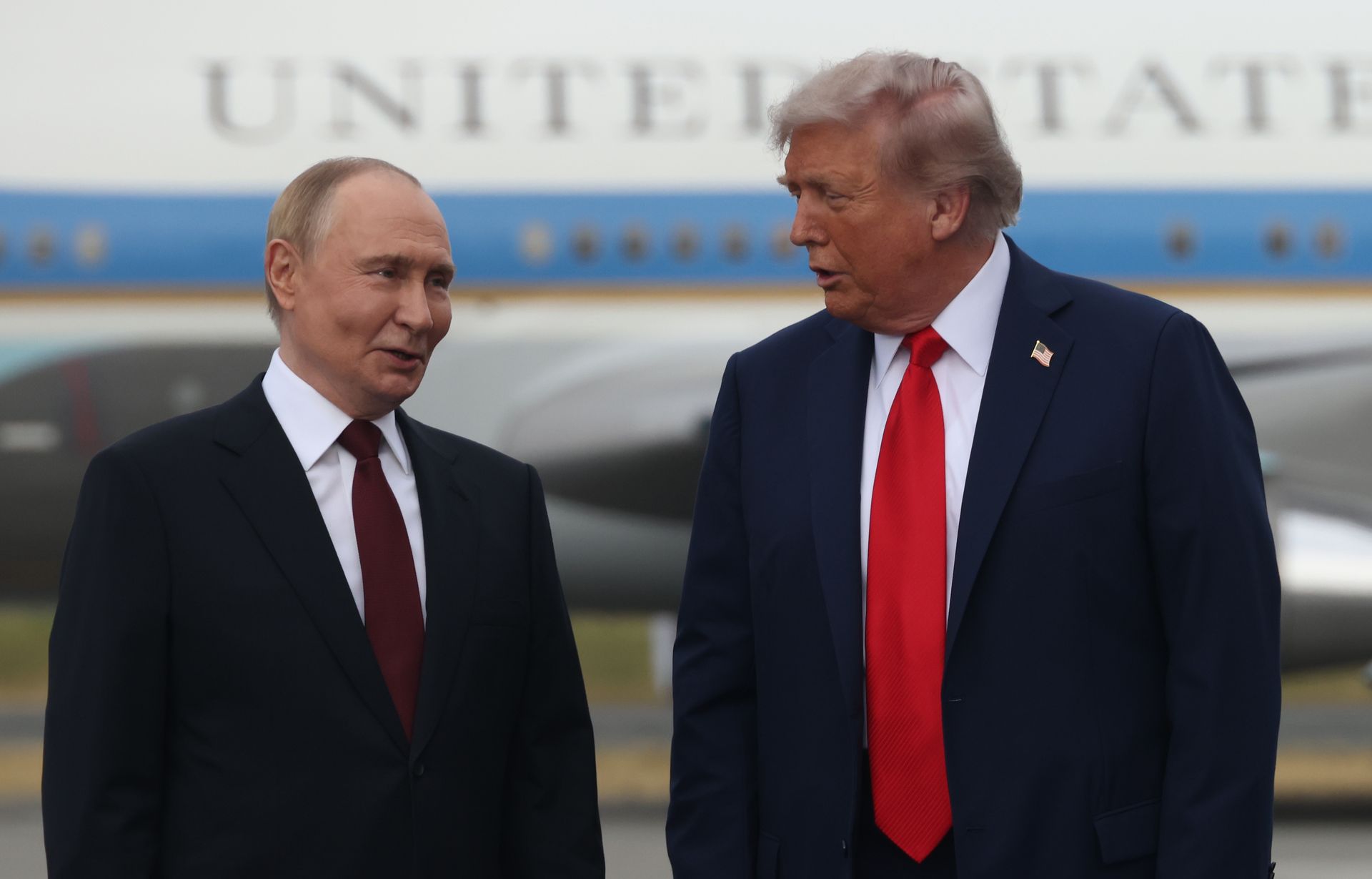 Trump-Putin: Tajne rozmowy o Europie i wojnie. Co ukrywa godzina szczerych negocjacji