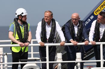 "Budujemy, nie gadamy". Tusk z nagraniem