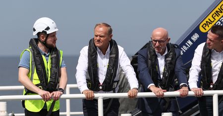 "Budujemy, nie gadamy". Tusk z nagraniem
