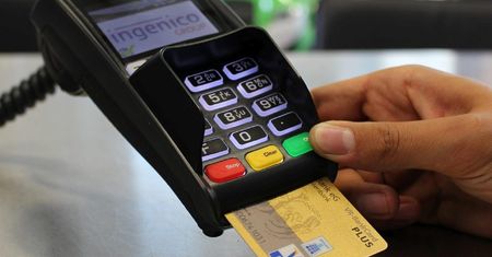 Transakcja odrzucona, pieniądze pobrane. Jest problem z płatnościami kartą