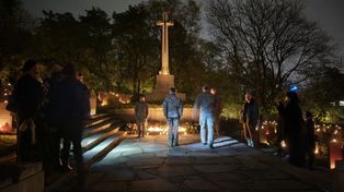 Poznań: Tak wygląda Cytadela rozświetlona płomieniami zniczy