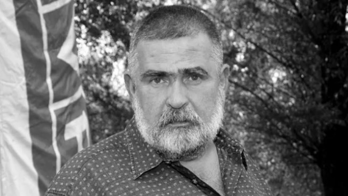 Pogrzeb Janusza Rewińskiego. Jego grób tonął w kwiatach. 