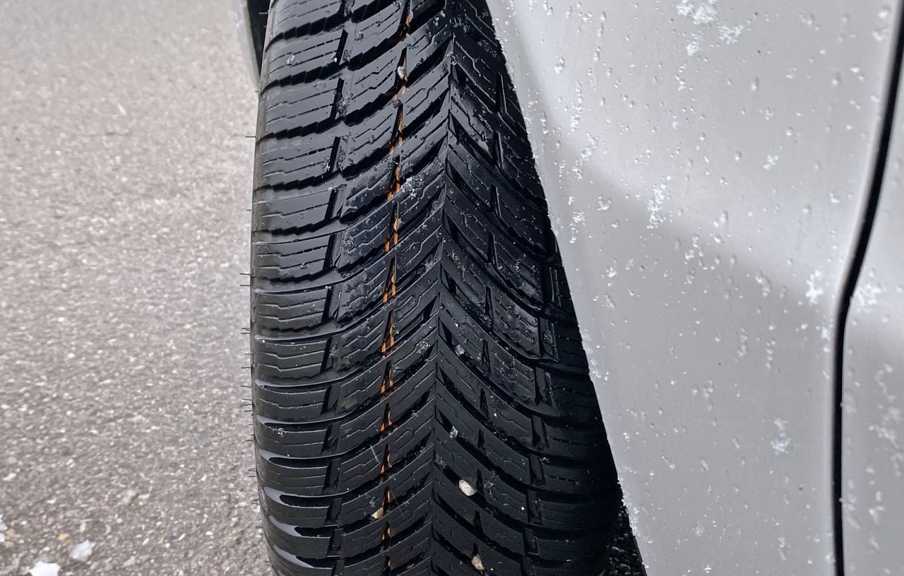 Everything you need to know about all-season tires. They are good but not perfect
