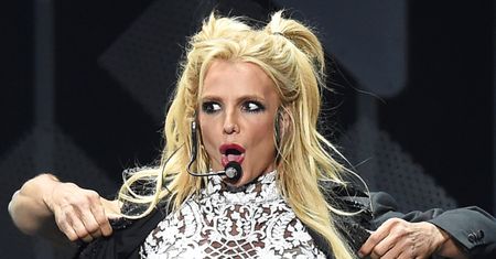 Britney Spears ZNOWU OBNAŻA BIUST i wyjaśnia, dlaczego to robi: "Taka się urodziłam: NAGA" (FOTO)