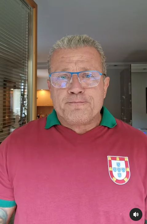 Jarosław Jakimowicz miał probelmy  z zahomowaniem łez