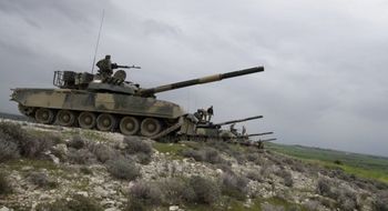 Dziesiątki czołgów T-80. Już wiedzą, co z nimi zrobią