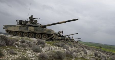 Dziesiątki czołgów T-80. Już wiedzą, co z nimi zrobią