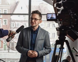 Polak podbija świat. Zarabia miliony, bo jego klienci nie chcą, by Google wiedział za dużo