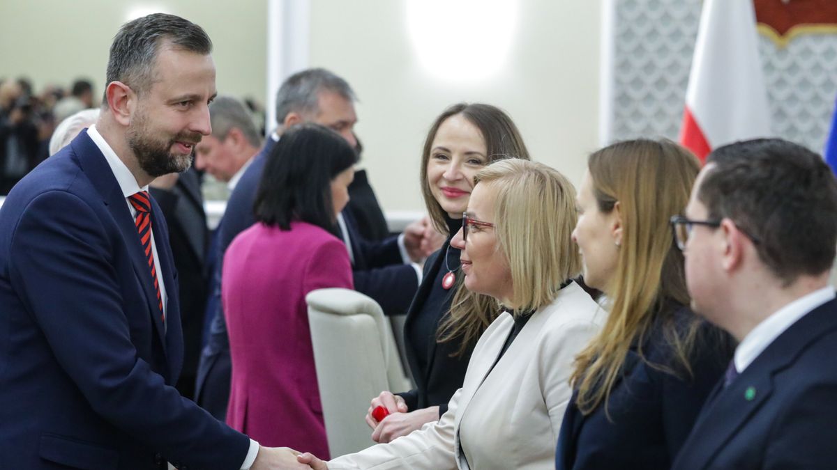 Paulina Hennig-Kloska, Władysław Kosiniak-Kamysz
Tomasz Gzell
Hennig Kloska, kancelaria, kancelaria prezesa rady mnistrów, Kosiniak Kamysz, KPRM, obrady, polityk, polityk polityka, polityka, polityka zagraniczna, posiedzenie, rada ministrów, rady ministrów, rząd, rząd Tuska, rządu