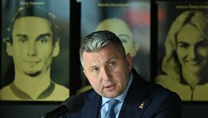 Piesiewicz zapytany o dymisję. Odpowiedział jednym słowem