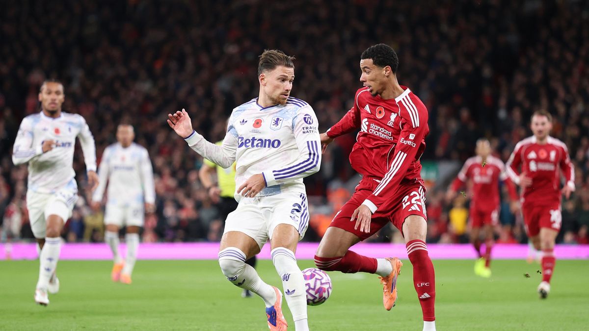 Getty Images / Jan Kruger / Na zdjęciu: piłkarze Aston Villi i Liverpoolu