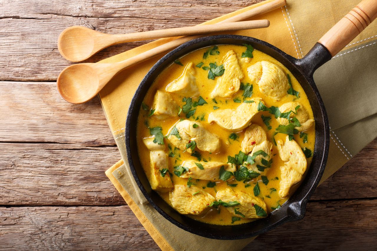 Kurczak curry z mlekiem kokosowym – egzotyczny smak na Twoim talerzu