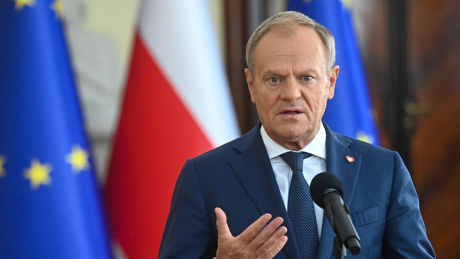 Warszawa, 21.05.2024. Premier Donald Tusk podczas konferencji prasowej po posiedzeniu rządu w siedzibie KPRM w Warszawie, 21 bm. Premier wydał zarządzenie ws. powołania komisji ds. badania wpływów rosyjskich i białoruskich w Polsce w latach 2004-2024. (jm) PAP/Piotr Nowak