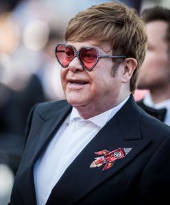 Włochy. Elton John na Capri bez maseczki