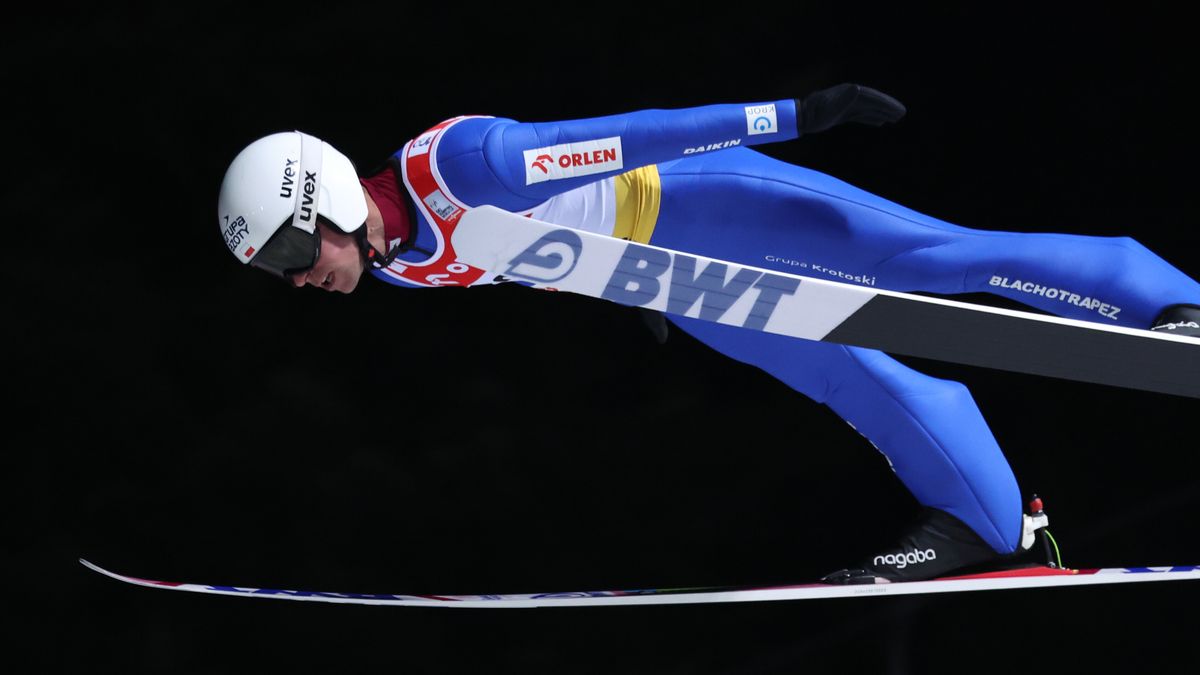 Szczyrk, 17.01.2024. Polak Piotr Żyła podczas zawodów Pucharu Świata w skokach narciarskich w Szczyrku, 17 bm. (mk) PAP/Grzegorz Momot