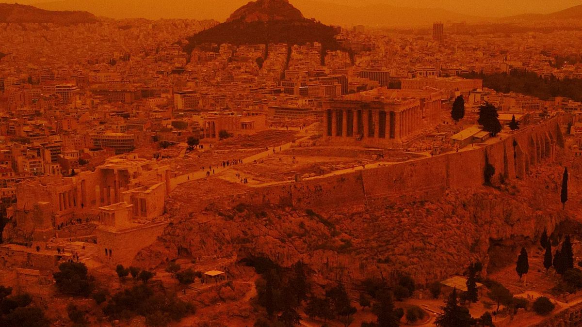 Saharyjski pył nad Atenami