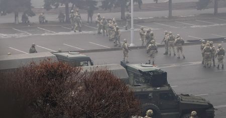 Kazachstan. Żołnierze strzelają do ludzi protestujących w stolicy kraju