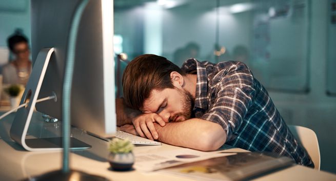 Smutna analiza, jak "wzrosły" stawki dla copywriterów i accountów przez 10 lat