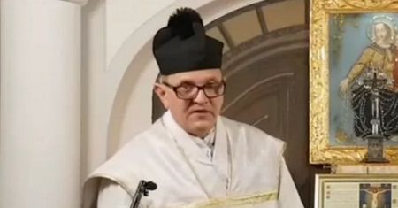 Kontrowersyjny ksiądz doigrał się. "Wydalony ze stanu duchownego"