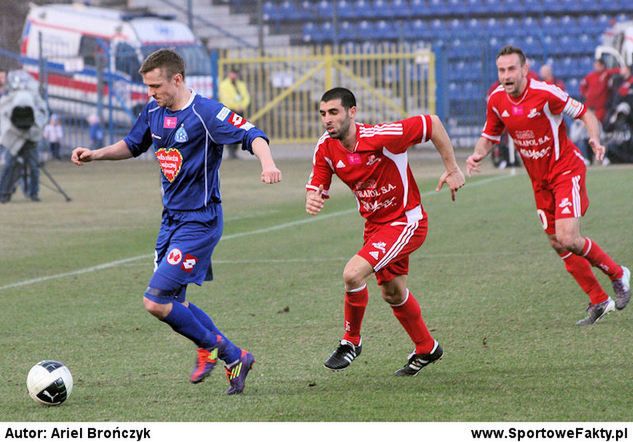 Liran Cohen (w środku) zaliczył w 22. kolejce 2 asysty