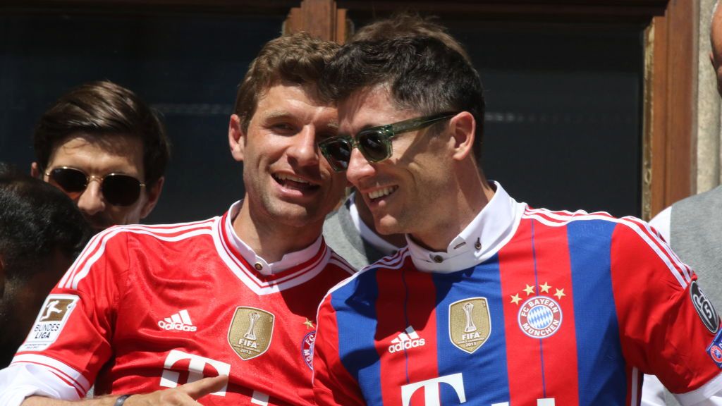 Getty Images /  Arthur Thill ATPImages / Na zdjęciu: Thomas Mueller i Robert Lewandowski