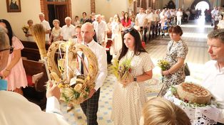 Śrem: Święto Wniebowzięcia Najświętszej Marii Panny. Podczas sumy odpustowej poświęcono chleby i wieńce oraz kwiaty i zioła