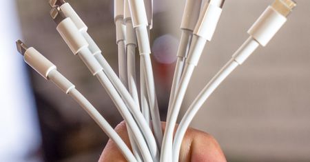 Niby zwykły kabel Lightning. Niezbędnik szpiega XXI wieku