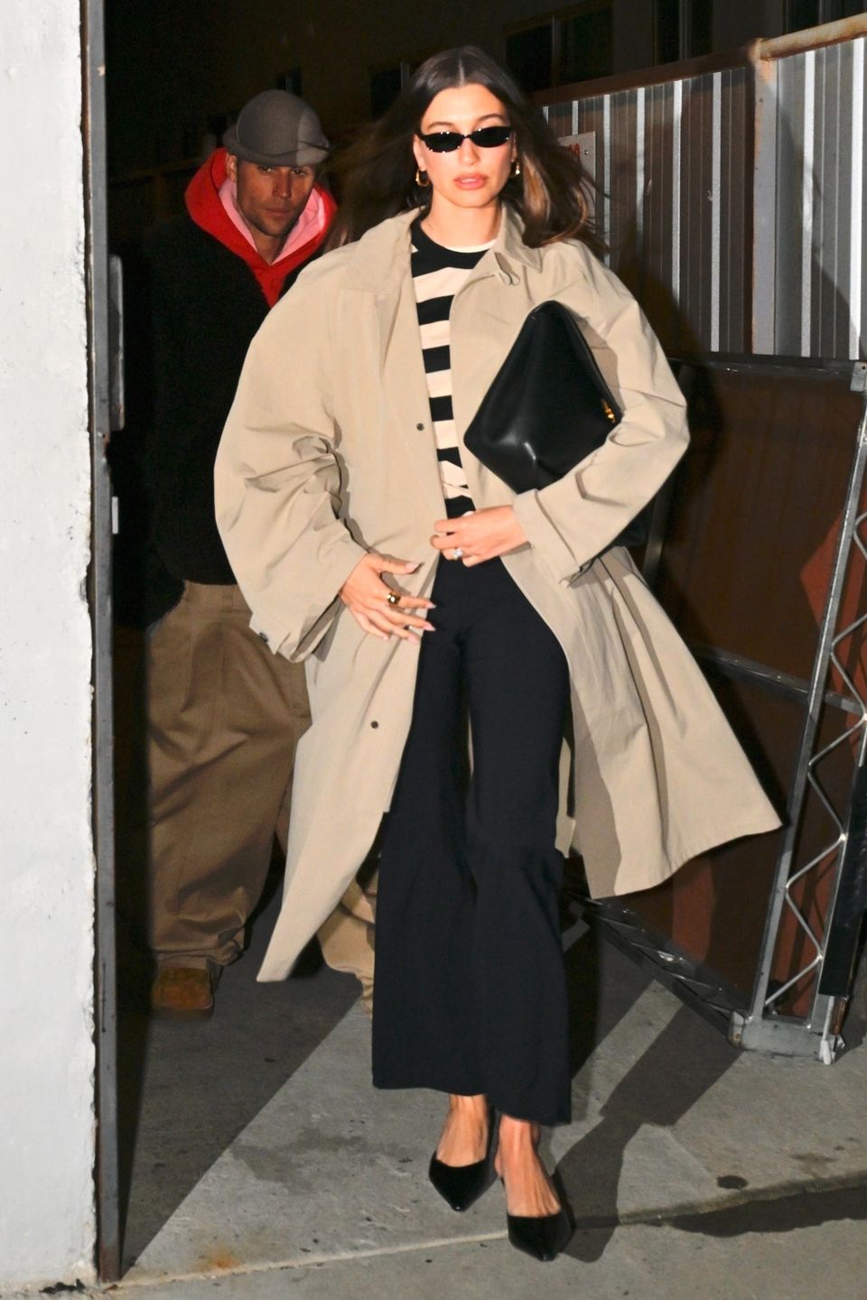 Justin i Hailey Bieberowie wychodzą z kościoła