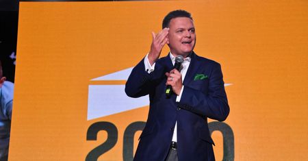 Tusk pokrzyżował plany partii Szymona Hołowni? "Statek jest sterowny"