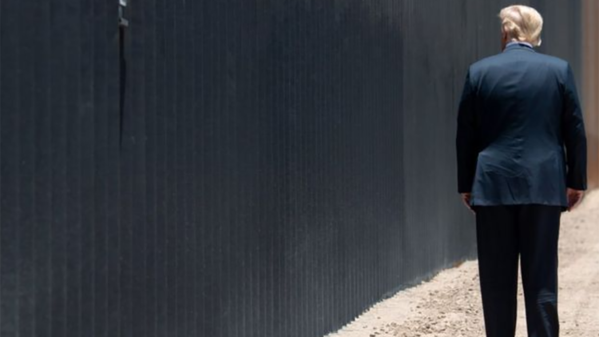 Donald Trump obiecał wybudować mur na granicy z Meksykiem