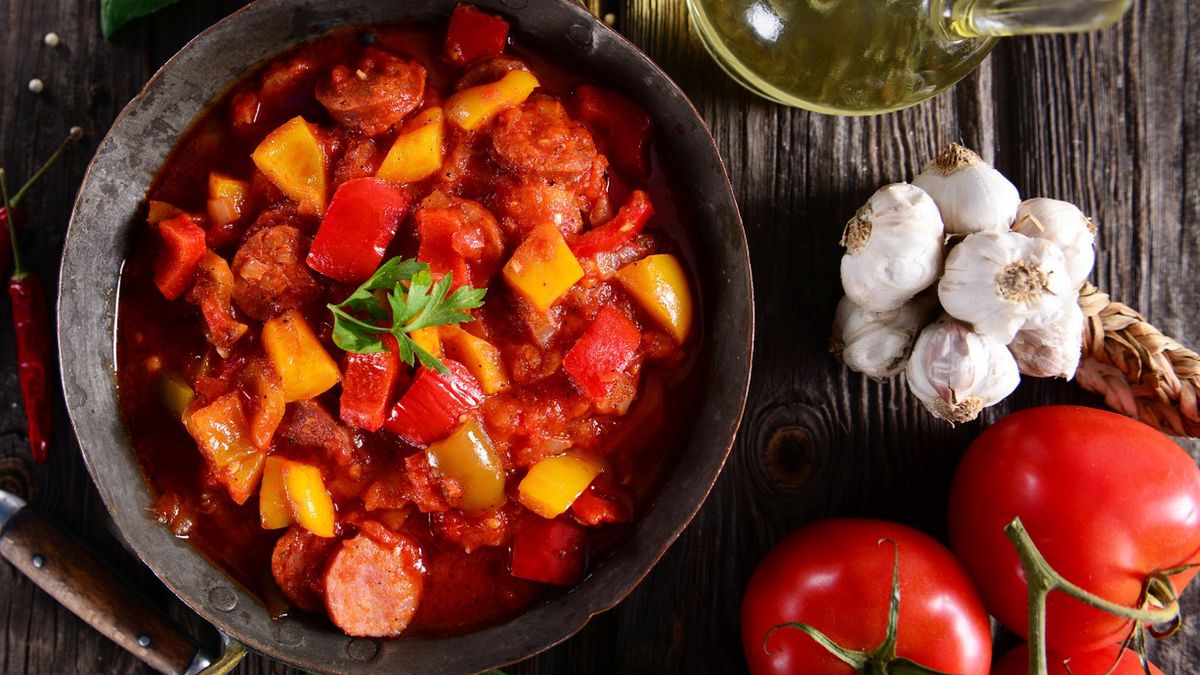 Leczo – jak je przygotować i z czym zjeść. Przepisy