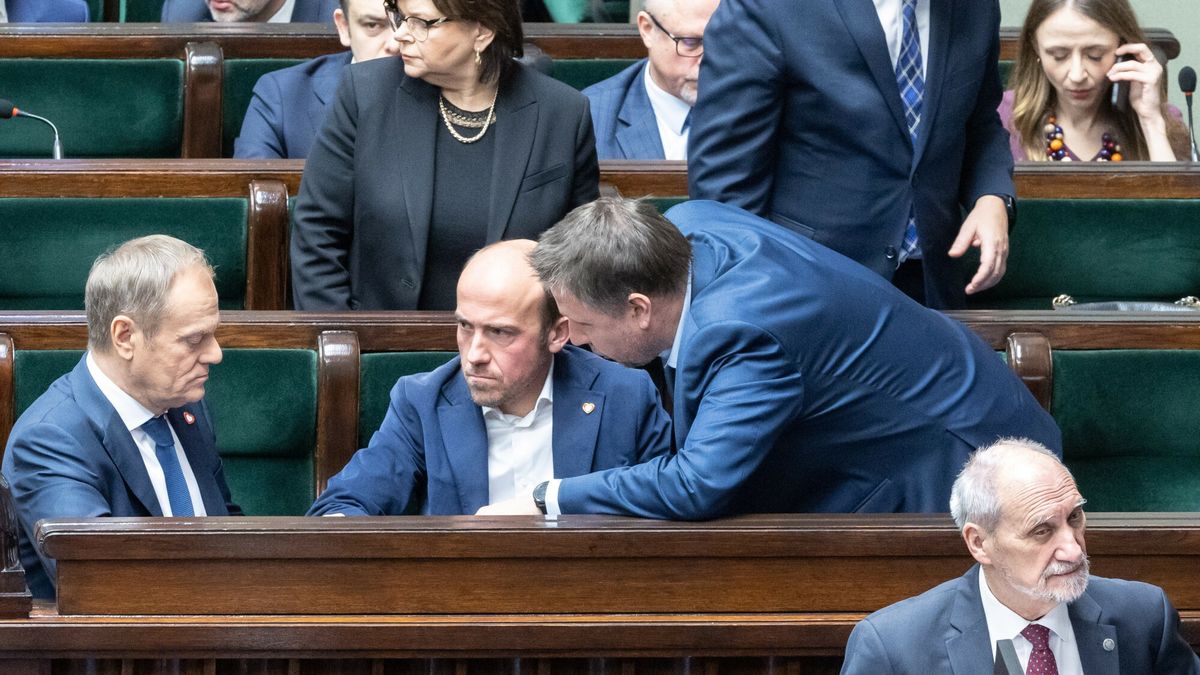 3. posiedzenie Sejmu X kadencji
18.01.2024 Warszawa 3. posiedzenie Sejmu X kadencji Fot. Jacek Dominski/REPORTER
N/z: Donald Tusk, Borys Budka, Marcin Kierwinski, Antoni Macierewicz
Jacek Dominski/REPORTER