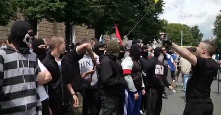 Starcia nacjonalistów z milicją