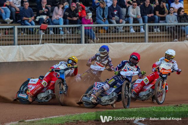 Dan Thompson w kasku niebieskim podczas MEP 2024 w Lonigo