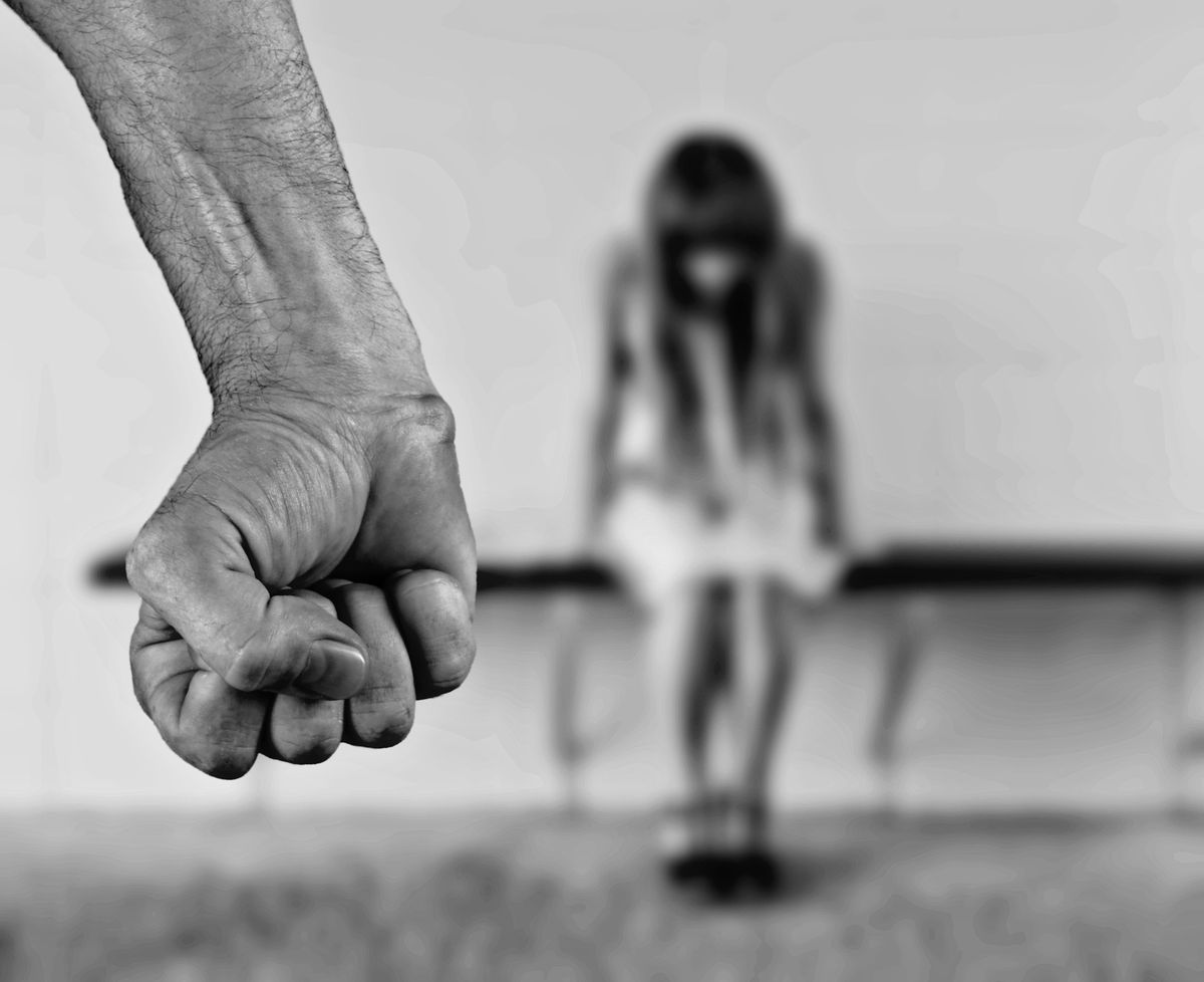 Horror w raju. Nastolatka miesiącami była gwałcona przez 40 mężczyzn