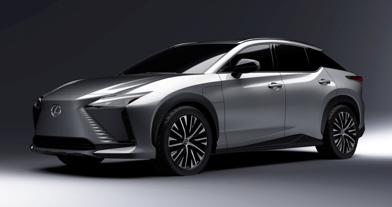 Lexus RZ 450e będzie pierwszym takim autem w gamie. Zasięg robi wrażenie